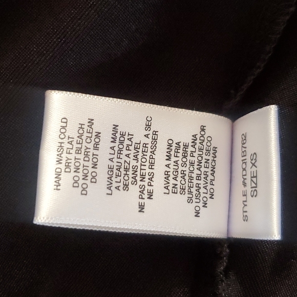 BCBGENERATION Shimmery Flowy Top. Size XS Black - Picture 10 of 10